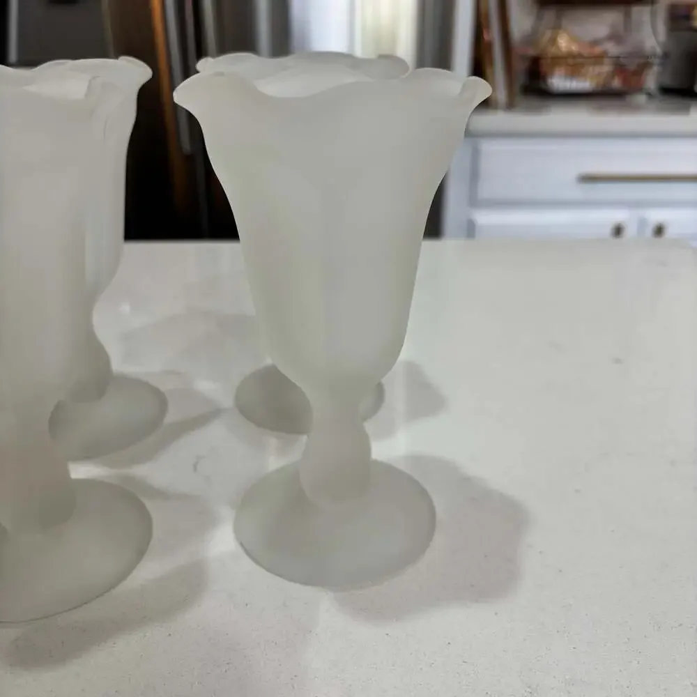 Vintage  Frosted Satin Glass Ruffled Sherbet Dessert Dishes - Set of 4. 6.5”
